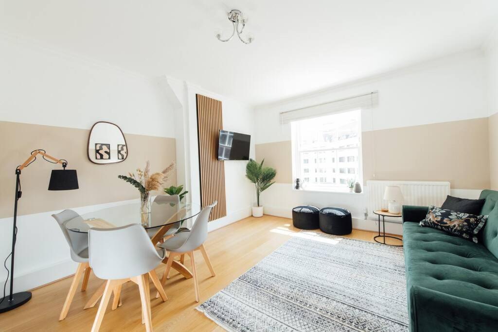 Charming 2 Bedroom Flat In The Heart Of Kings Cross, 런던 외부 사진