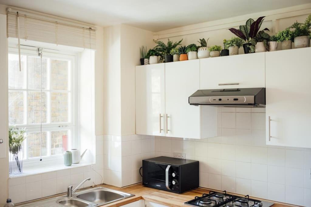 Charming 2 Bedroom Flat In The Heart Of Kings Cross, 런던 외부 사진